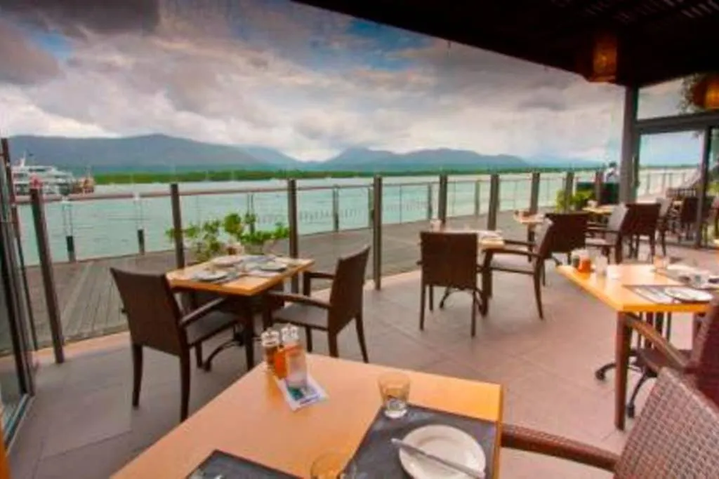 301 Harbour View Apartman Cairns